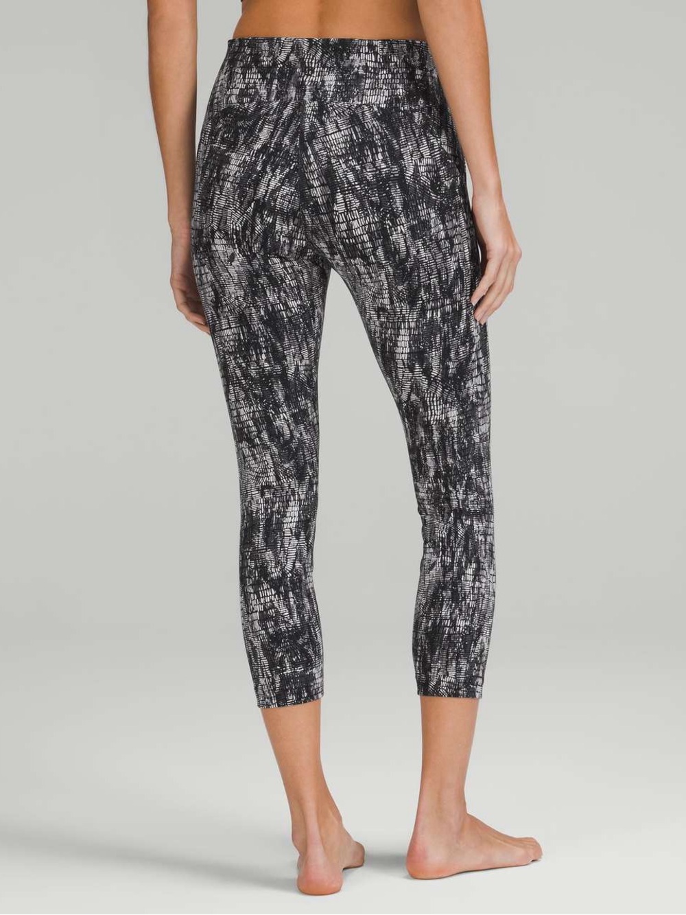 Lululemon InStill High-Rise Crop 23"